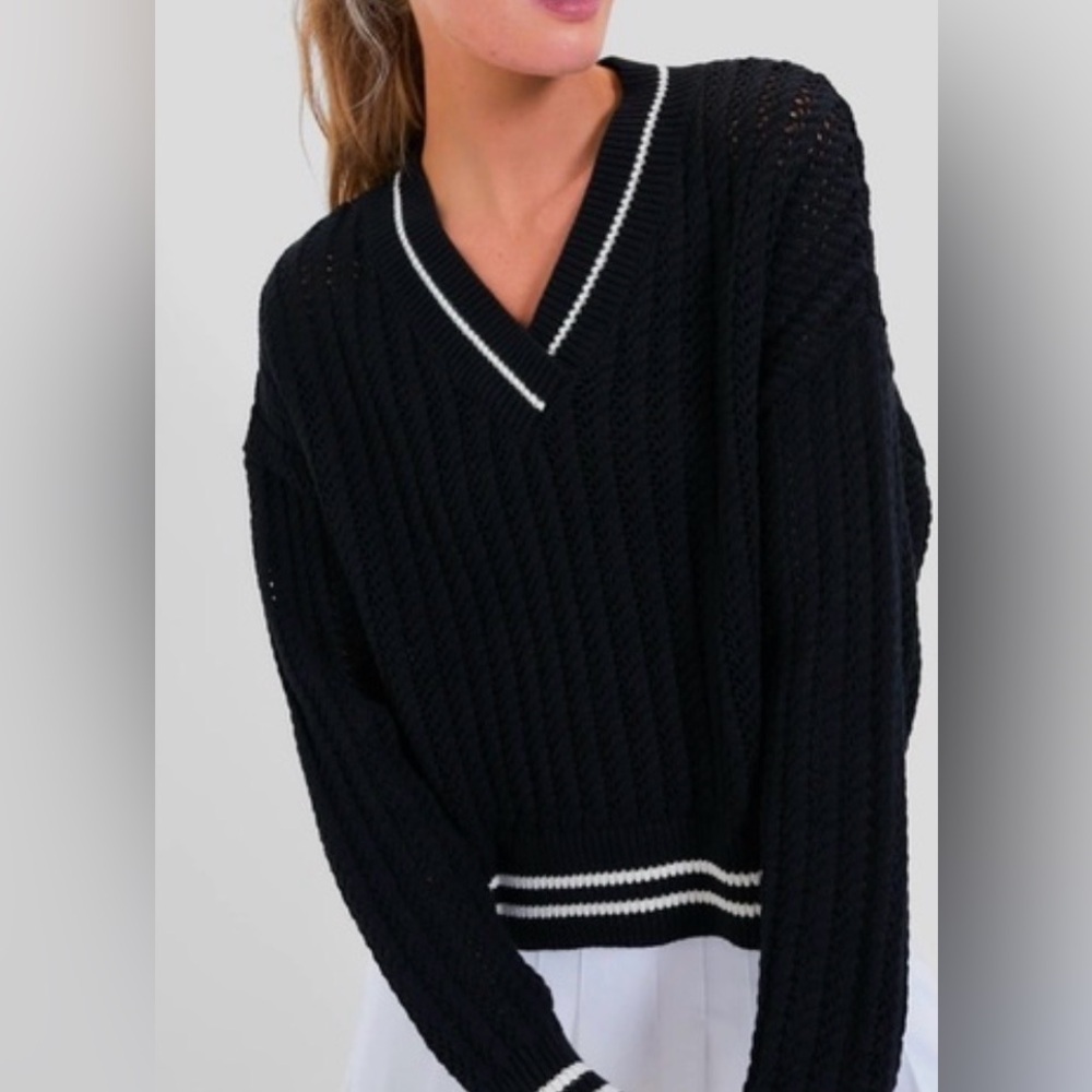 Tuckernuck Irene Cropped V-Neck Sweater Black & White Trim Size Medium